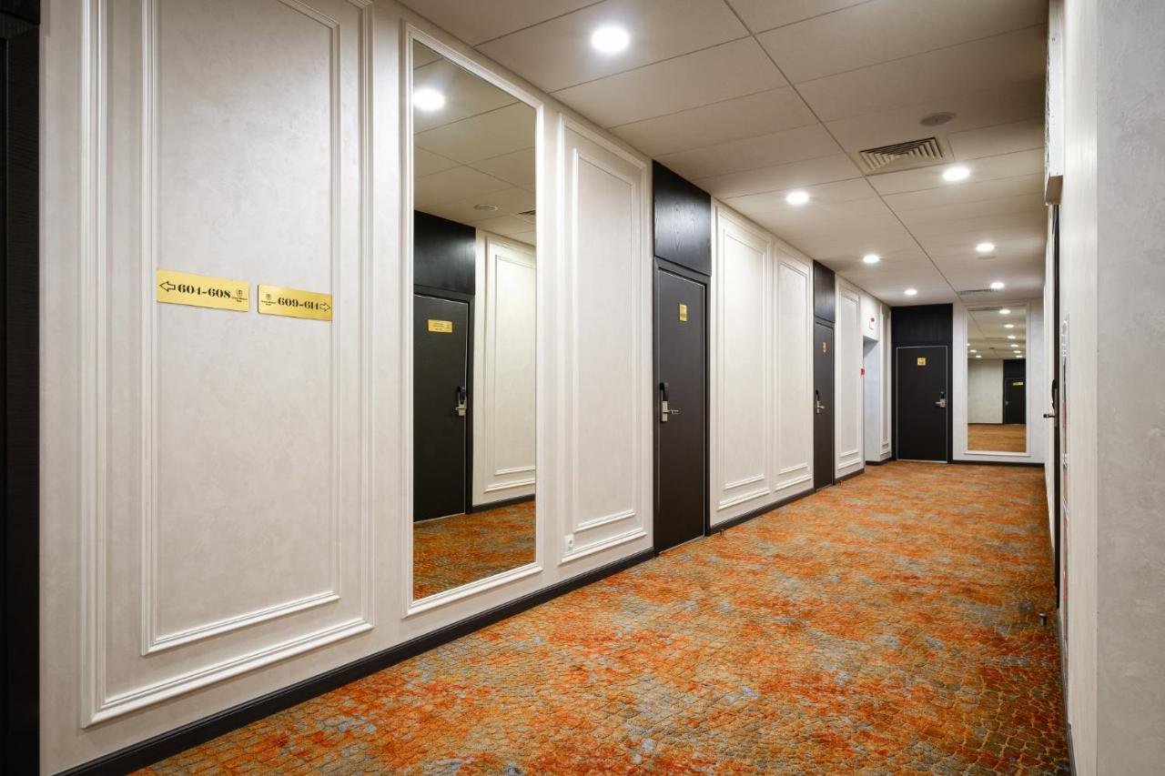 Grand Mildom Hotel อัลมาตี ภายนอก รูปภาพ
