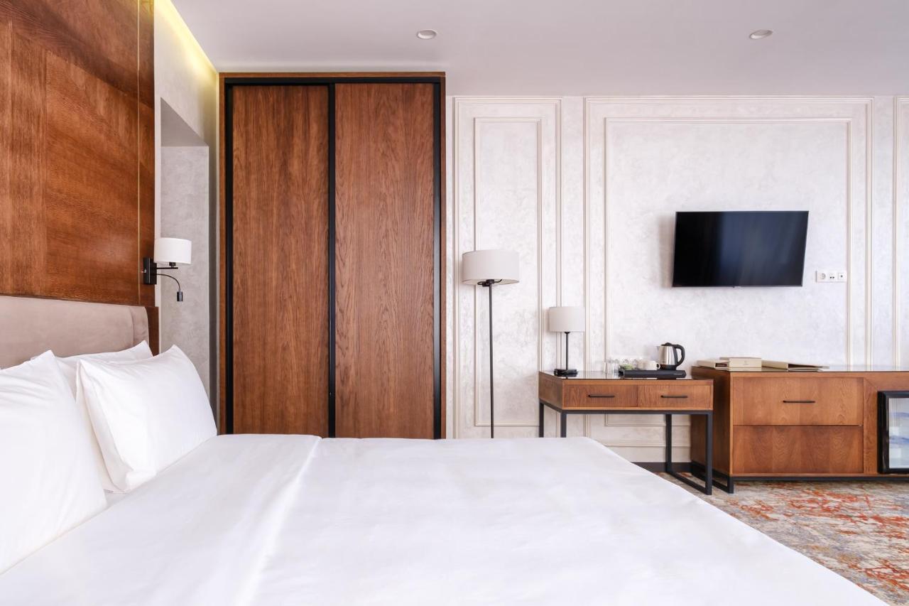 Grand Mildom Hotel อัลมาตี ภายนอก รูปภาพ