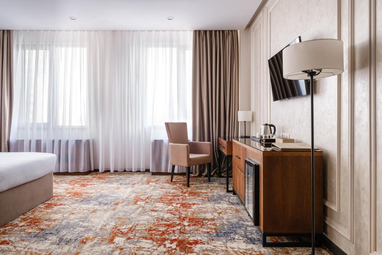 Grand Mildom Hotel อัลมาตี ภายนอก รูปภาพ