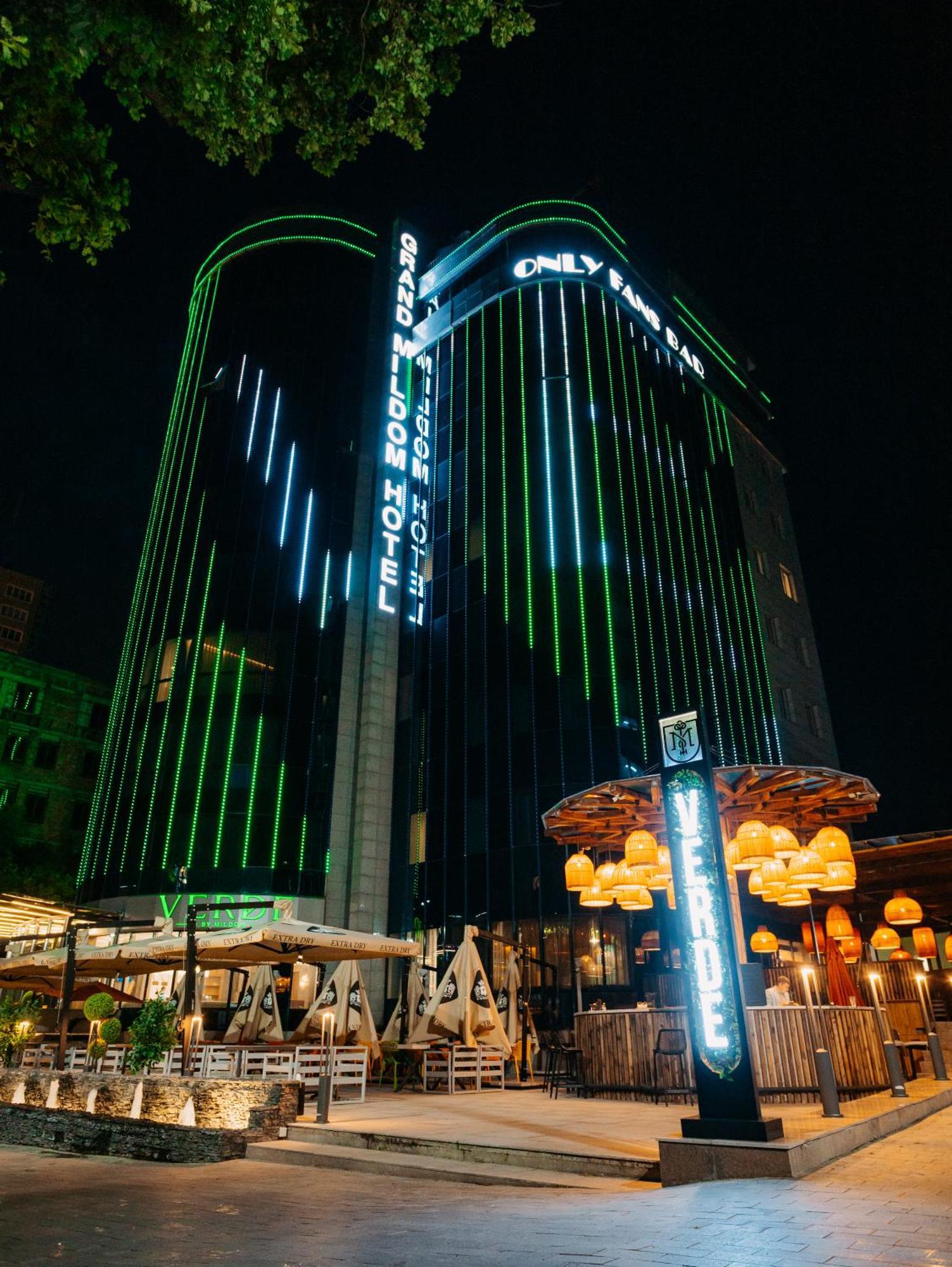Grand Mildom Hotel อัลมาตี ภายนอก รูปภาพ